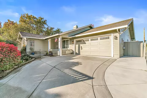 1243 Shafer Ln, Medford, OR 97501