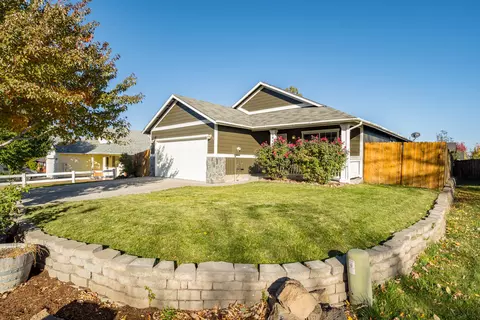 2841 SW Pumice Ave, Redmond, OR 97756