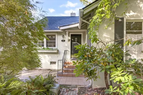 12 Glen Oak Ct, Medford, OR 97504
