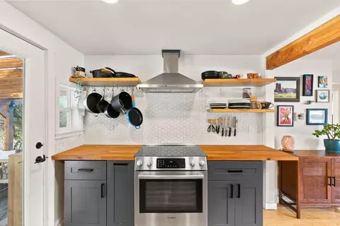 Kitchen - 845 NE 8th St, Bend, OR 97701 photo 5 of 7