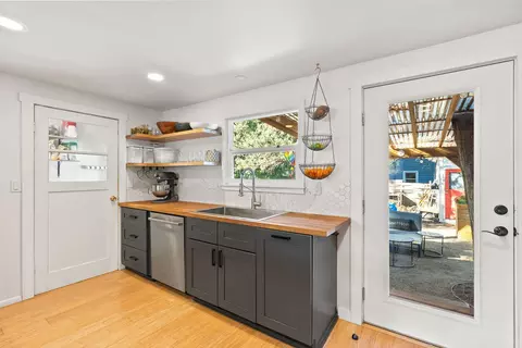 Kitchen - 845 NE 8th St, Bend, OR 97701 photo 4 of 7