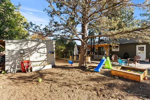 Exterior - 845 NE 8th St, Bend, OR 97701 photo 10 of 10