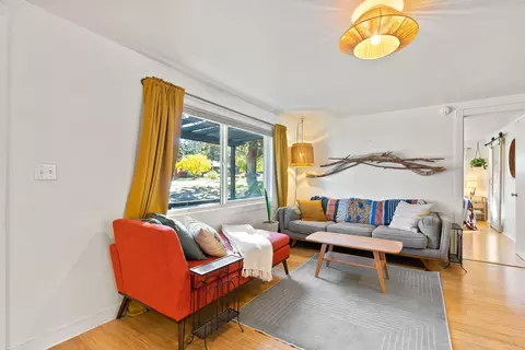 Living - 845 NE 8th St, Bend, OR 97701 photo 3 of 5