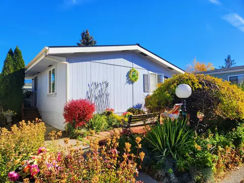 1001 SE 15th St #137, Bend, OR 97702