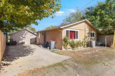 947 Murray Ave, Medford, OR 97501