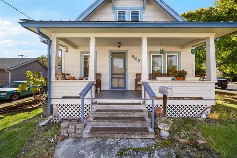 949 Murray Ave, Medford, OR 97501