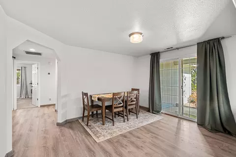 Dining - 1132 Hampton Dr, Central Point, OR 97502 photo 1 of 1