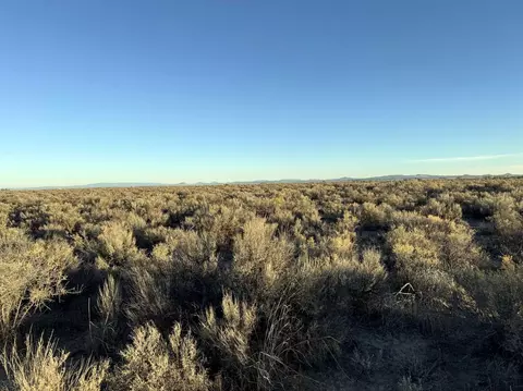 fossil lake road, Christmas Valley, OR 97641