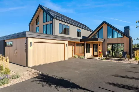 3183 NW Strickland Way, Bend, OR 97703