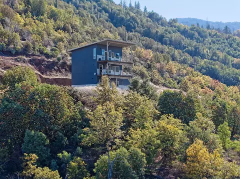 3152 Siskiyou Blvd, Ashland, OR 97520