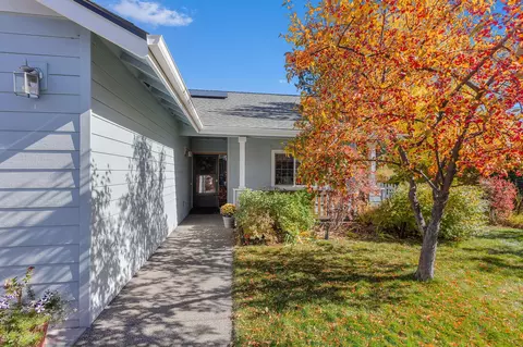 3280 NE Jonahs Ct, Bend, OR 97701 photo 4