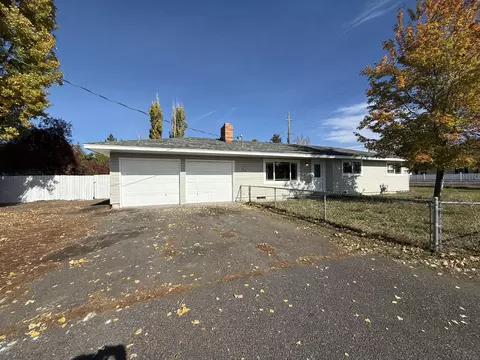 4199 Hilyard Ave, Klamath Falls, OR 97603
