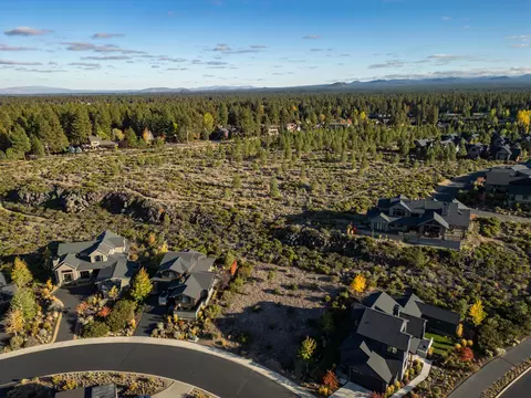 61354 Lost Hollow Loop, Bend, OR 97702 photo 10
