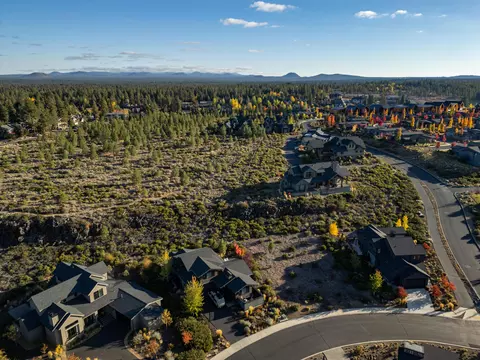 61354 Lost Hollow Loop, Bend, OR 97702 photo 12