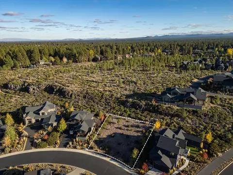 61354 Lost Hollow Loop, Bend, OR 97702 photo 2