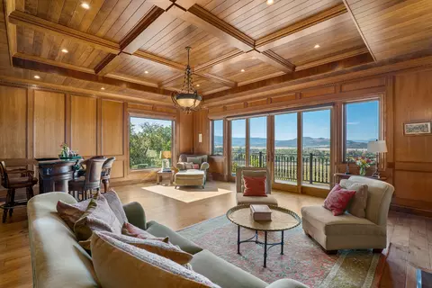 Living - 766 Meridian Rd, Eagle Point, OR 97524 photo 3 of 5
