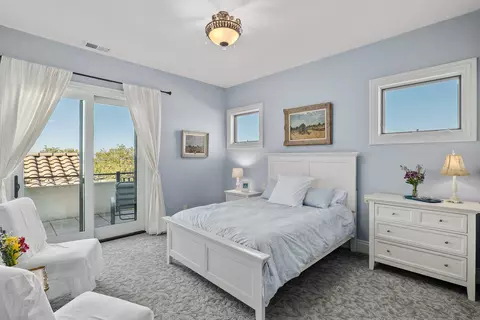 Bedroom - 766 Meridian Rd, Eagle Point, OR 97524 photo 4 of 5