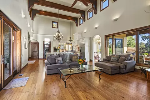 Living - 766 Meridian Rd, Eagle Point, OR 97524 photo 1 of 5