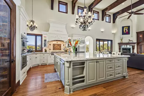 Kitchen - 766 Meridian Rd, Eagle Point, OR 97524 photo 1 of 2