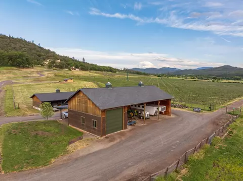 Exterior - 766 Meridian Rd, Eagle Point, OR 97524 photo 14 of 15