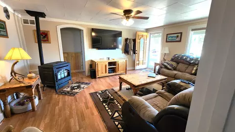 4335 NE 33rd St, Redmond, OR 97756