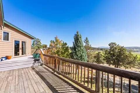 Exterior - 66001 Waldron Trl, Bend, OR 97703 photo 6 of 14