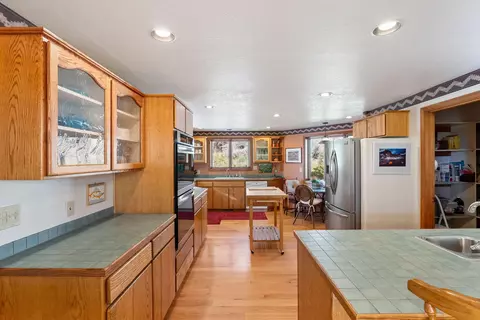 Kitchen - 66001 Waldron Trl, Bend, OR 97703 photo 1 of 4