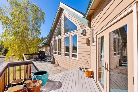 Exterior - 66001 Waldron Trl, Bend, OR 97703 photo 5 of 14