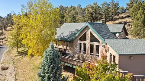 Exterior - 66001 Waldron Trl, Bend, OR 97703 photo 2 of 14