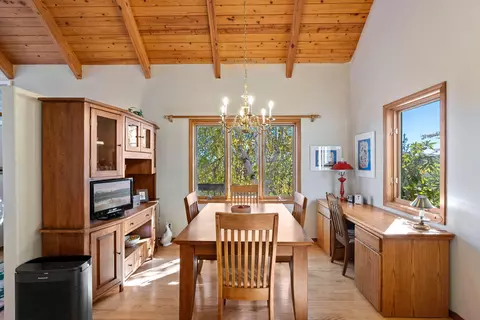 Dining - 66001 Waldron Trl, Bend, OR 97703 photo 2 of 2