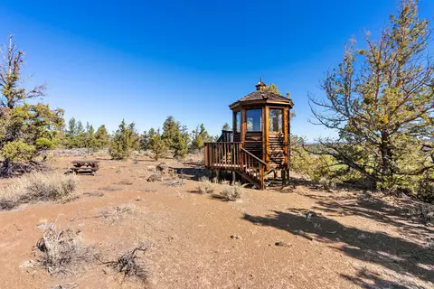 Exterior - 66001 Waldron Trl, Bend, OR 97703 photo 8 of 14