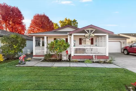356 Marian Ave #40, Central Point, OR 97502