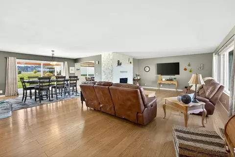 Living - 3373 Scenic Ave, Central Point, OR 97502 photo 1 of 4