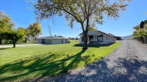 Exterior - 3373 Scenic Ave, Central Point, OR 97502 photo 17 of 25