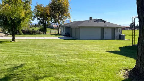Exterior - 3373 Scenic Ave, Central Point, OR 97502 photo 11 of 25