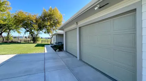 Exterior - 3373 Scenic Ave, Central Point, OR 97502 photo 13 of 25