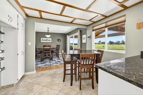 Dining - 3373 Scenic Ave, Central Point, OR 97502 photo 5 of 5