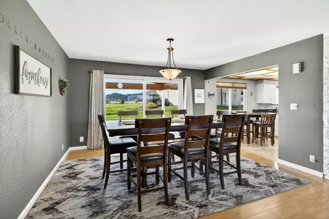 Dining - 3373 Scenic Ave, Central Point, OR 97502 photo 4 of 5