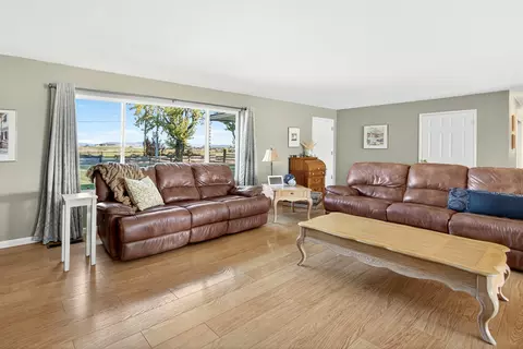 Living - 3373 Scenic Ave, Central Point, OR 97502 photo 4 of 4
