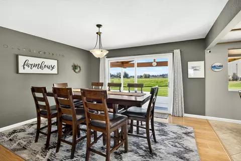 Dining - 3373 Scenic Ave, Central Point, OR 97502 photo 3 of 5