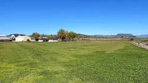 Exterior - 3373 Scenic Ave, Central Point, OR 97502 photo 23 of 25