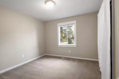 Bedroom - 1848 NE 14th St, Bend, OR 97701 photo 6 of 6