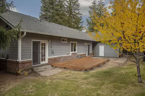 Exterior - 1848 NE 14th St, Bend, OR 97701 photo 4 of 10