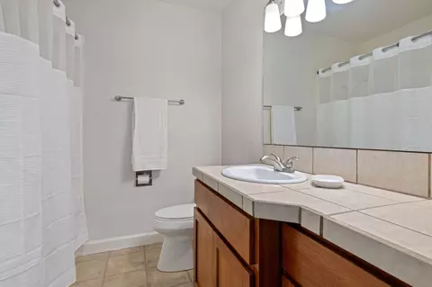 Bath - 1848 NE 14th St, Bend, OR 97701 photo 3 of 3
