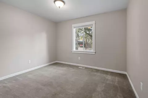 Bedroom - 1848 NE 14th St, Bend, OR 97701 photo 4 of 6