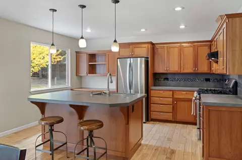 Kitchen - 1848 NE 14th St, Bend, OR 97701 photo 2 of 3