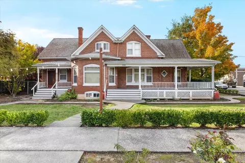 139 SW I St, Grants Pass, OR 97526