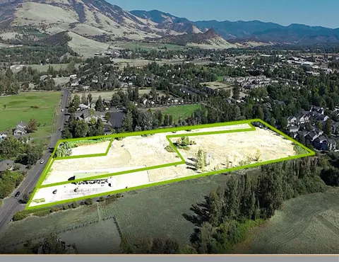 2082 E Main St, Ashland, OR 97520