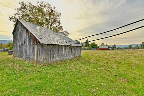 6626 Holland Loop Rd, Cave Junction, OR 97523 photo 10