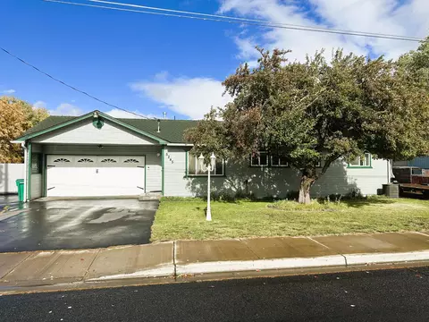 5245 Sturdivant Ave, Klamath Falls, OR 97603